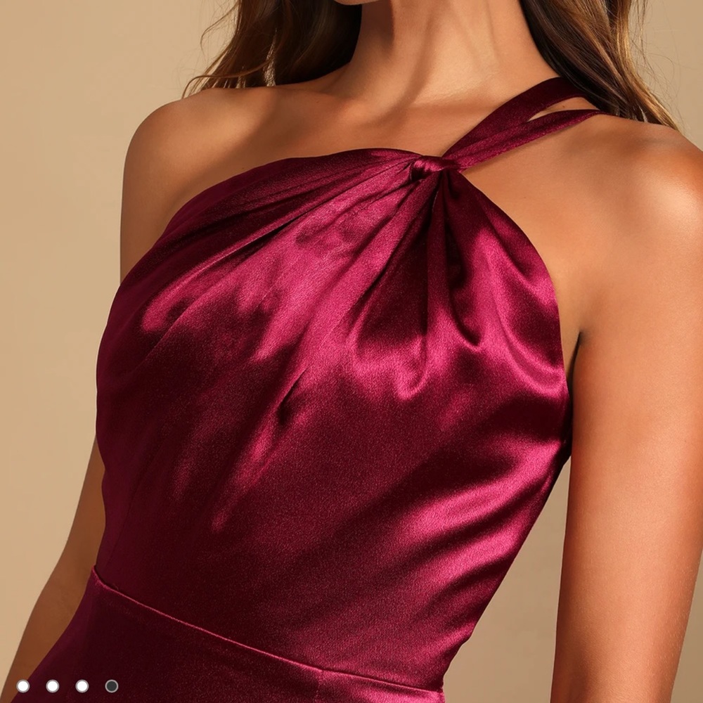 NWT Lulu’s Devotion to Wine One-Shoulder Satin Maxi Dress